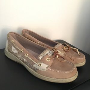Sperrys!